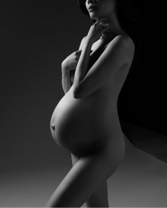 Black and white artistic maternity photography, professional photography