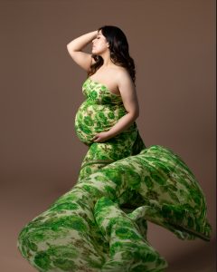 Beautiful green pattern maternity dress, professional pregnancy photography, Toronto, Canada