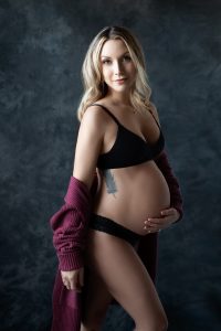 casual, elegant, classy maternity sessions Toronto, professional photography
